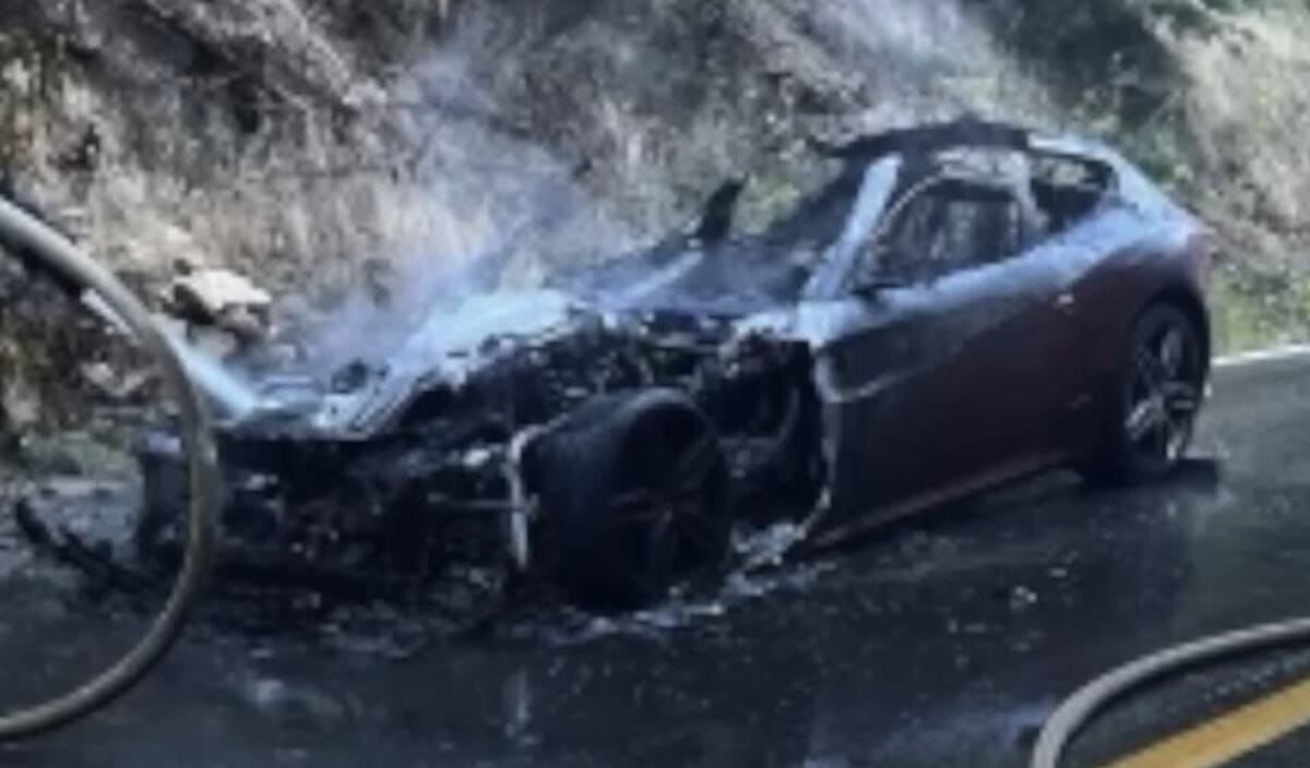 Jaw-Dropping Highway Horror: Stranger Torches Their Rare Ferrari FF in Broad Daylight