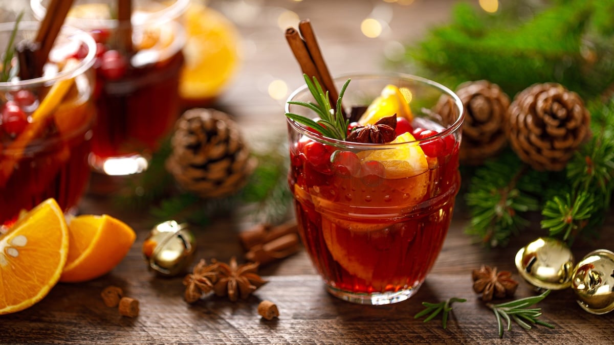 Cranberry Orange Spiced Spritz: Easy Christmas Cocktail Recipe