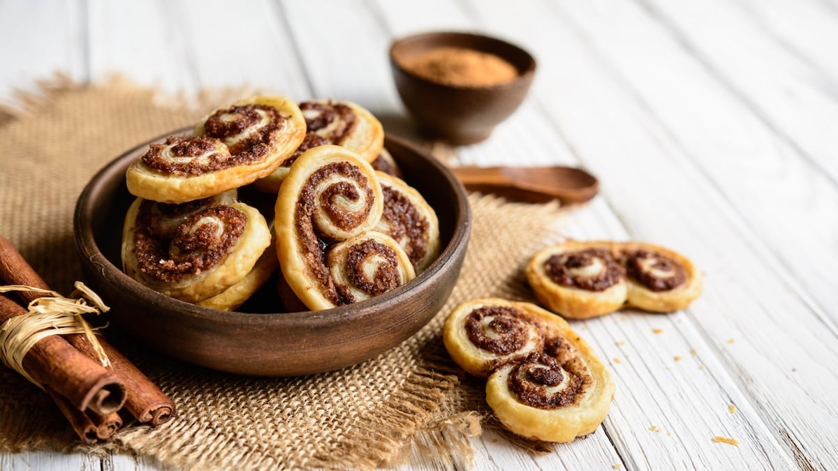Express Cinnamon Rolls: Crispy Palmier-Style Cinnamon Pastries for a Quick Snack