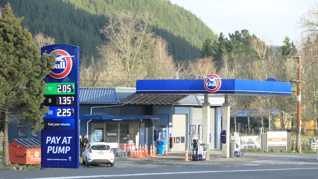 This Tiny New Zealand Town Sells Petrol 62c a Litre Cheaper Than in Auckland — Here’s the Surprising Reason