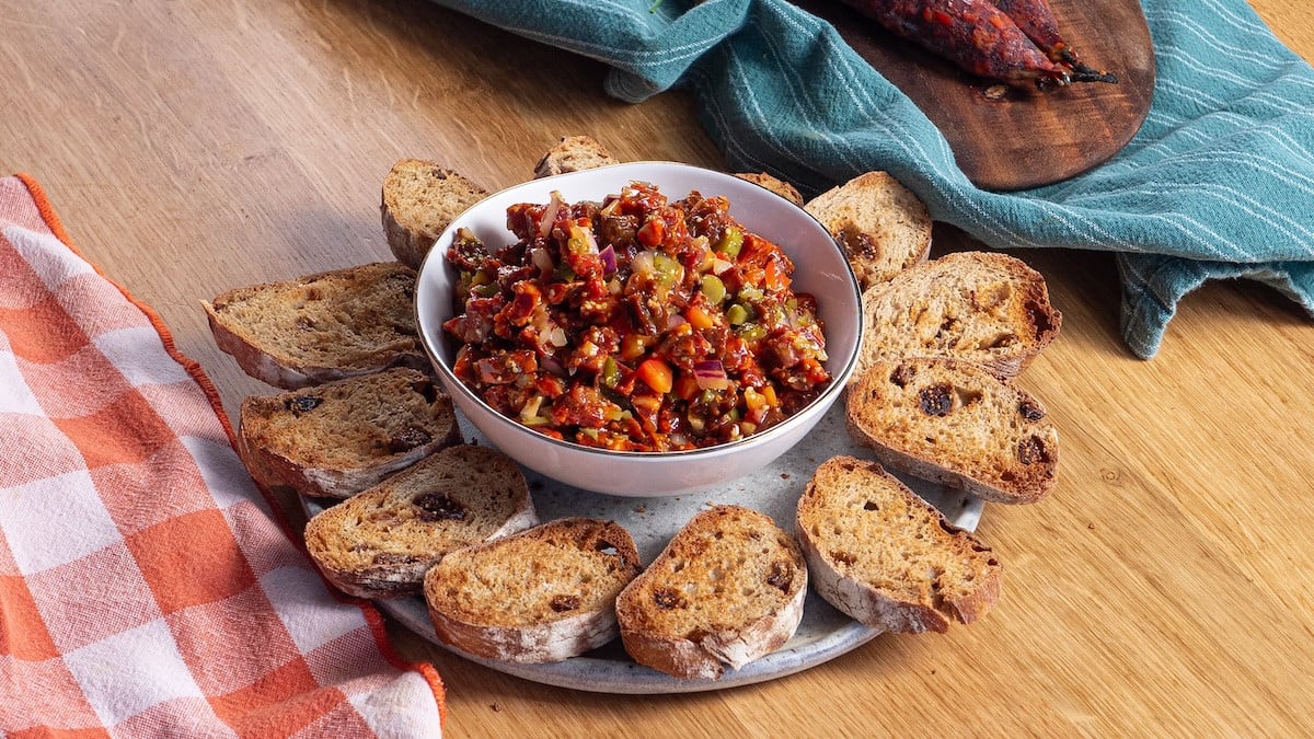 Chorizo Tartare for Your Aperitifs: A Spicy, Gourmet Dish to Share