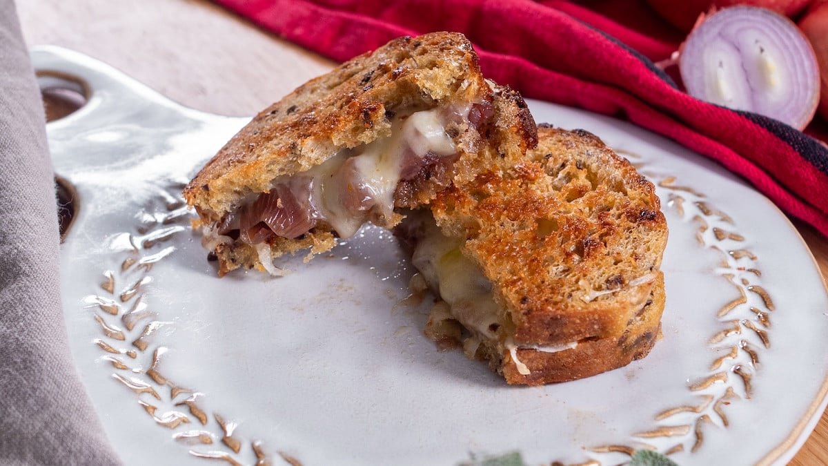The World’s Best Grilled Cheese: Creamy Shallots, Apples & Comté Recipe