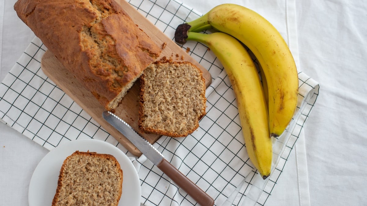 Zero-Waste Banana Bread Recipe – Moist, Serves 6