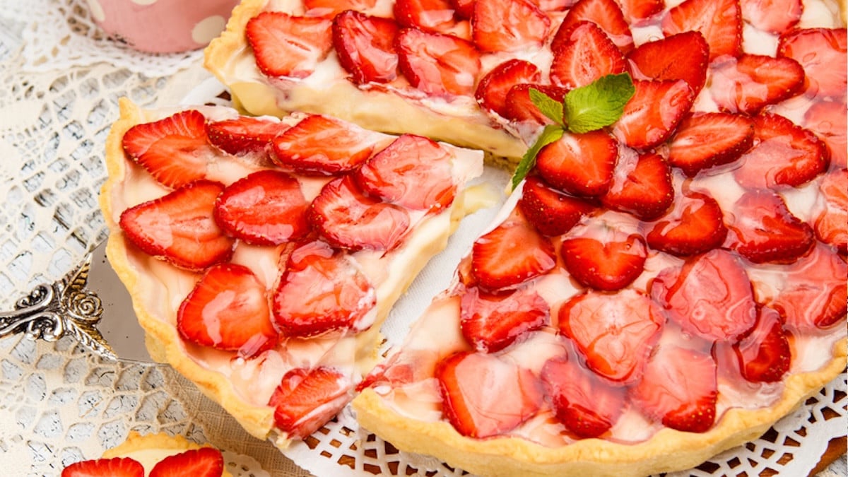 Bakery-Quality Strawberry Pie: 4 Easy Steps