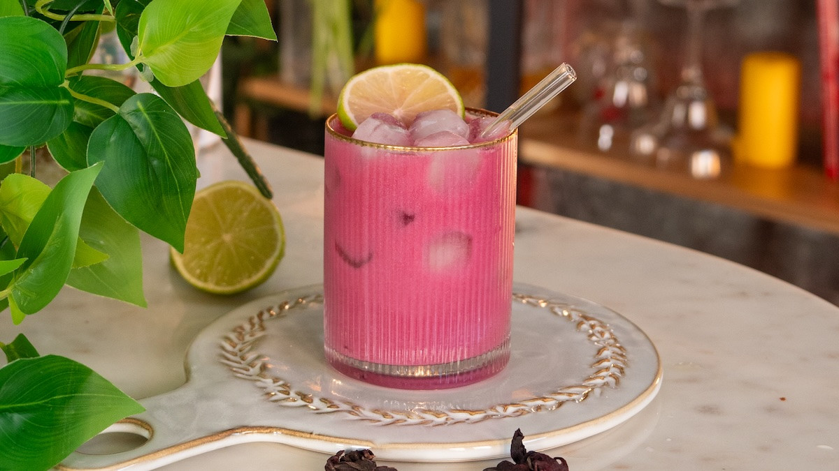 3 Easy Steps to Make Brazilian Hibiscus Lemonade – The Refreshing Drink of the Moment