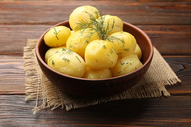 des pommes de terre vapeur froides