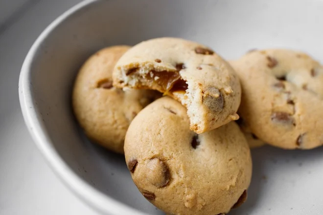 Cookies fourrés au caramel fondant