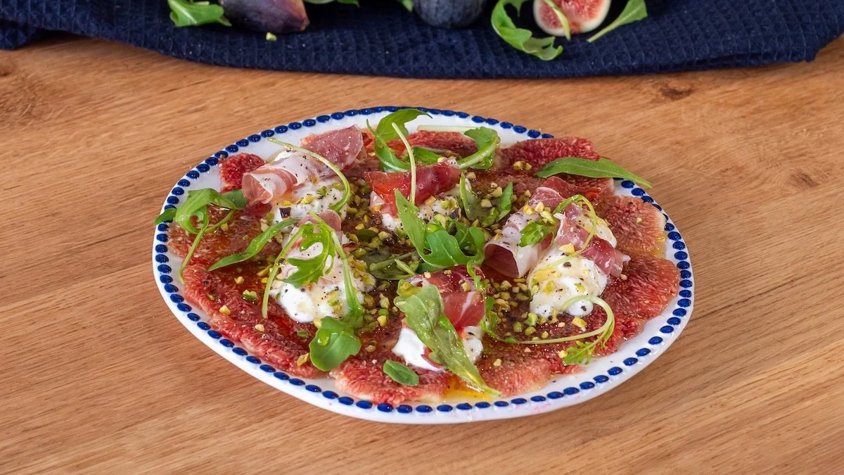 Sweet and Savory Fig Carpaccio in 5 Minutes: Your New Favorite Starter