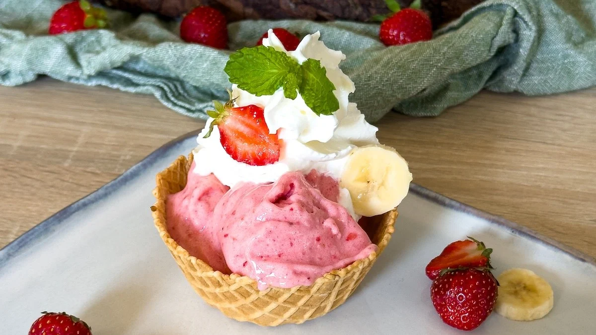 The Best 2-Ingredient Fruit Ice Cream in 2 Minutes (No Ice Cream Maker)