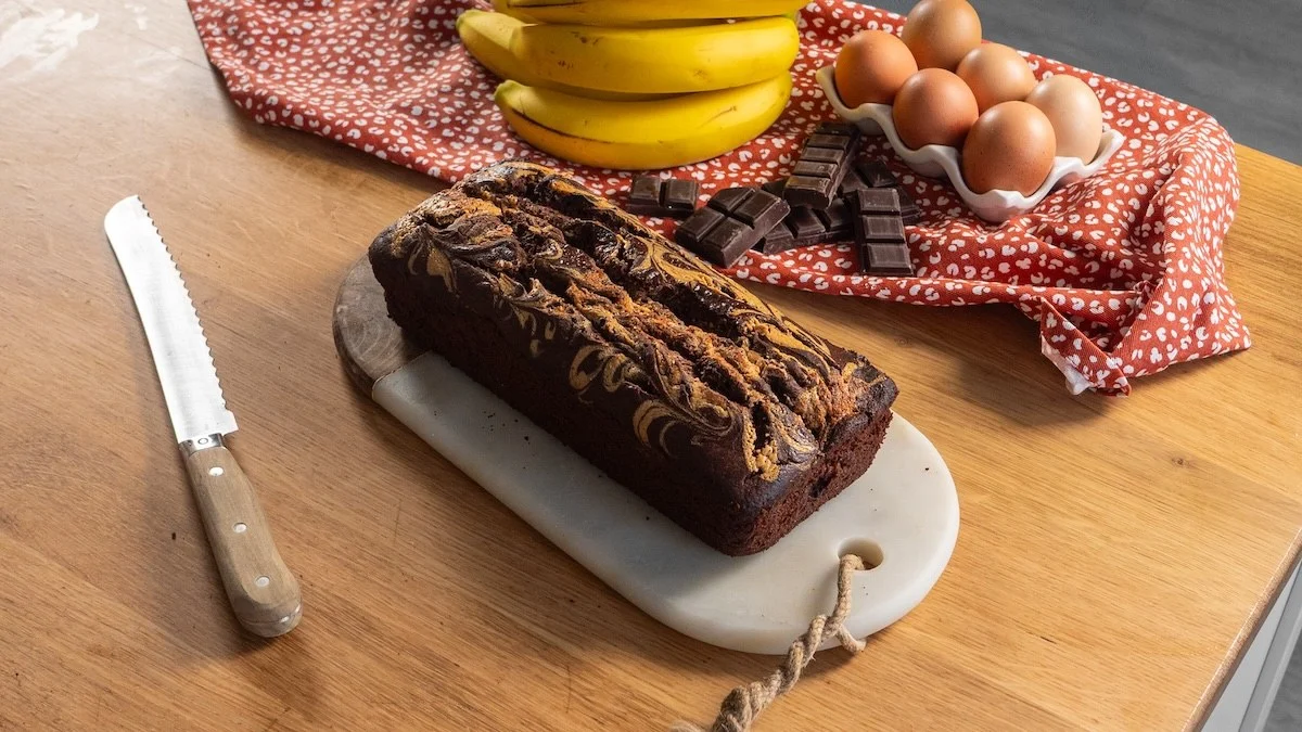 You Won’t Be Able to Resist the Surprise Inside This Fudgy Chocolate Peanut Butter Cake